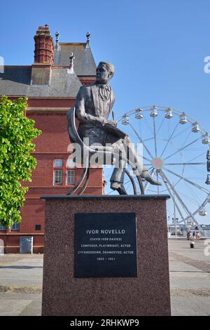 Statua di Ivor Novello Cardiff Bay, Galles del Sud Foto Stock