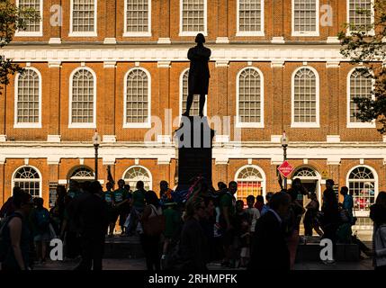 Sam Adams statua Faneuil Hall Marketplace   Boston, Massachusetts, STATI UNITI D'AMERICA Foto Stock