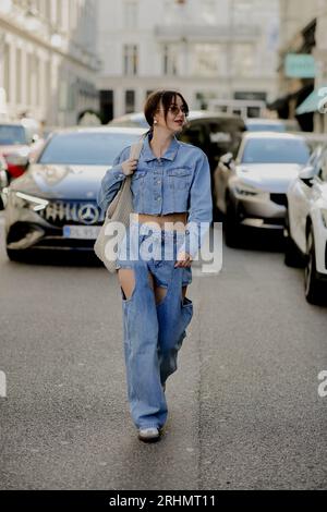 Copenhagen, Danimarca. 10 agosto 2023. Street style, arrivo alla fiera Rotate Primavera-Estate 2024, durante la Copenhagen Fashion Week, Danimarca, il 2023 agosto. Foto di Marie-Paola Bertrand-Hillion/ABACAPRESS.COM Credit: Abaca Press/Alamy Live News Foto Stock