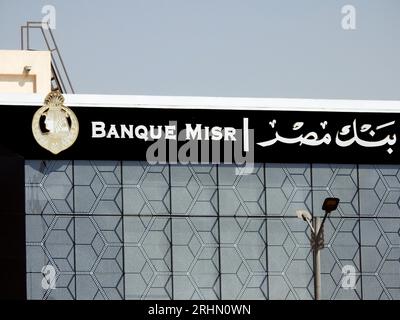 Cairo, Egitto, 21 luglio 2023: Banque Misr o Egypt Bank Building, banca egiziana cofondata dall'industriale Joseph Aslan Cattaui Pasha e dall'economista tal Foto Stock