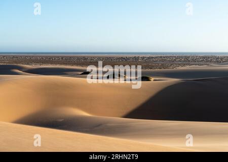 Tranquillo scenario del deserto della Namibia Foto Stock