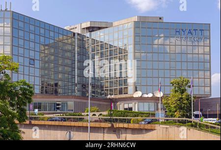 Belgrado, Serbia - 19 giugno 2023: Hotel di lusso a cinque stelle Hyatt Regency Building a New Belgrado Summer Day. Foto Stock