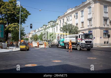 Belgrado, Serbia, 14 agosto 2023: Ricostruzione della via principale (Glavna Ulica) a Zemun Foto Stock