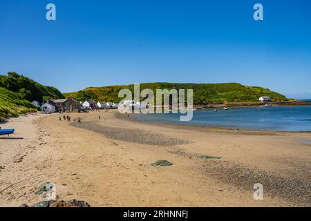 Guardando lungo la spiaggia verso Porthdinllaen a Traeth Morfa Nefynm sulla costa nord del Llyn. Penisola del Galles settentrionale. Foto Stock