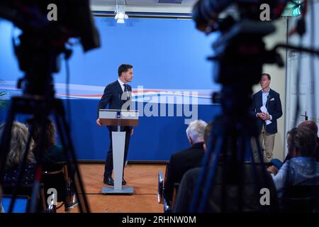 L'AIA - 18/08/2023, L'AIA - il primo ministro uscente Mark Rutte parla alla stampa dopo il Consiglio settimanale dei ministri. Il gabinetto uscente si riunisce di nuovo per la prima volta dopo le vacanze estive. ANP PHIL NIJHUIS paesi bassi fuori - belgio fuori Foto Stock
