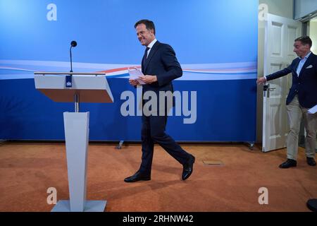 L'AIA - 18/08/2023, L'AIA - il primo ministro uscente Mark Rutte parla alla stampa dopo il Consiglio settimanale dei ministri. Il gabinetto uscente si riunisce di nuovo per la prima volta dopo le vacanze estive. ANP PHIL NIJHUIS paesi bassi fuori - belgio fuori Foto Stock