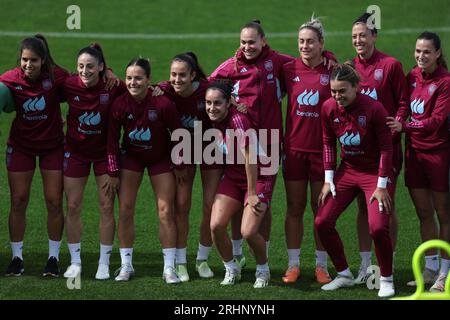 Sydney. 18 agosto 2023. Squadra spagnola durante una sessione di allenamento al Leichhardt Oval Stadium, Sydney, Australia. Credito: Isabel Infantes/Alamy Live News Foto Stock