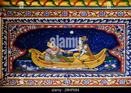 India, Rajasthan, regione di Shekhawati, villaggio di Mandawa, pittura sulla facciata di un vecchio haveli, dio Krishna Foto Stock