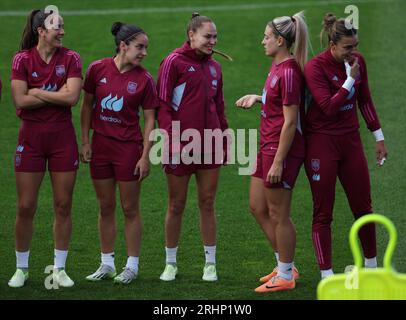 Sydney. 18 agosto 2023. Squadra spagnola durante una sessione di allenamento al Leichhardt Oval Stadium, Sydney, Australia. Credito: Isabel Infantes/Alamy Live News Foto Stock