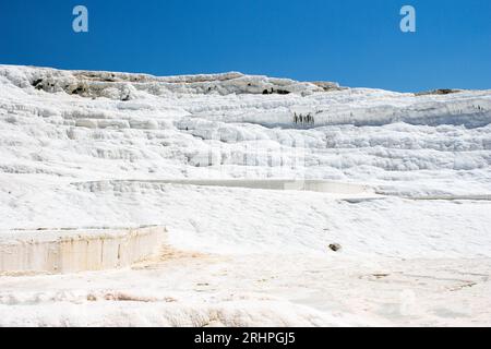 Travertini naturali di colore bianco dal tacchino Pamukkale Foto Stock