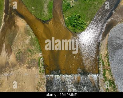 Dinslaken, Voerde, Renaturazione dell'Emscher. Il nuovo fiume Emscher sfocia nel Reno. Foto Stock