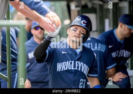 Chicago, Stati Uniti. 18 agosto 2023. I Chicago Cubs Seiya Suzuki (27) celebrano il pareggio contro i Kansas City Royals durante il quarto inning al Wrigley Field di Chicago venerdì 18 agosto 2023. Foto di Mark Black/UPI Credit: UPI/Alamy Live News Foto Stock