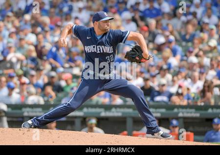 Chicago, Stati Uniti. 18 agosto 2023. Il lanciatore di rilievo dei Chicago Cubs Michael Fulmer (32) lanciò contro i Kansas City Royals durante il settimo inning al Wrigley Field di Chicago venerdì 18 agosto 2023. Foto di Mark Black/UPI Credit: UPI/Alamy Live News Foto Stock