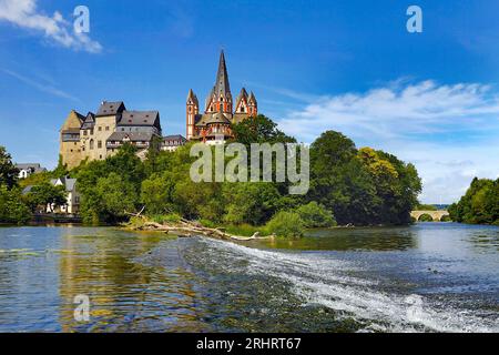 Cattedrale di Limburgo e castello sulla roccia calcarea sopra Lahn, Germania, Assia, Limburg an der Lahn Foto Stock