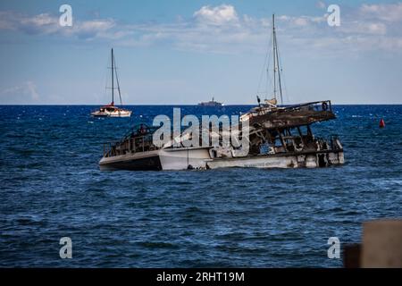 Lahaina, Maui, Hawaii, USA. 15 agosto 2023. I membri della Joint Task Force 50 perquisiscono le macerie delle case alla ricerca di resti umani in seguito a incendi che hanno travolto la città. Incendi scoppiati da forti venti hanno ucciso più di 100 persone e distrutto migliaia di case sull'isola.(Credit Image: © staff Sgt. Matthew A. Foster/U.S. Guardia Nazionale dell'esercito tramite ZUMA Press Wire) SOLO USO EDITORIALE! Non per USO commerciale! Foto Stock