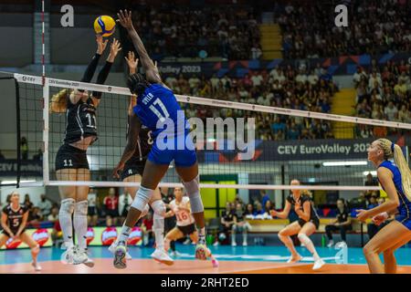 Monza, Italia. 18 agosto 2023. Donne - Italia vs Svizzera, partita internazionale di pallavolo a Monza, Italia, 18 agosto 2023 credito: Agenzia fotografica indipendente/Alamy Live News Foto Stock