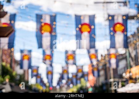 foto sfocata delle bandiere del colorado a denver Foto Stock