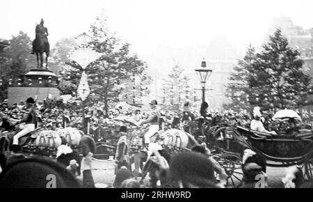 Regina Vittoria nella sua carrozza a Marble Arch, Diamond Jubilee Celebration, Londra nel 1897 Foto Stock