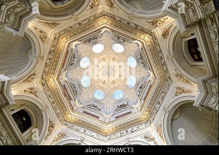 Vienna, Austria. 16 agosto 2023. Museo di storia naturale a Burgring 7, 1010 Vienna. Cupola del museo Foto Stock