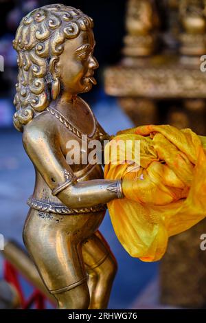 Nepal, valle di Kathmandu, Kathmandu, offerta al tempio di Annapurna Foto Stock