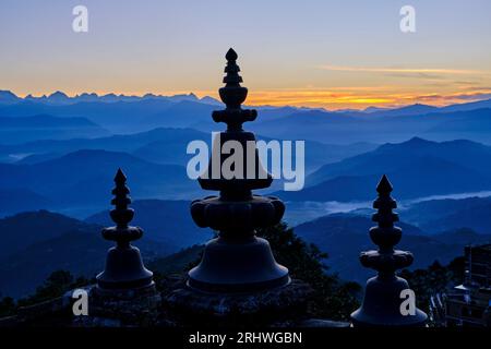 Nepal, valle di Kathmandu, Himalaya visto da Nagarkot Foto Stock