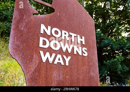 Cartello all'inizio della North Downs Way a Farnham, Surrey, Inghilterra Foto Stock