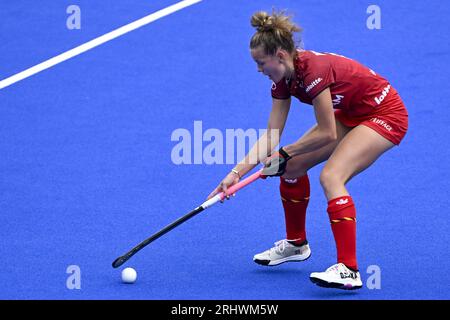 Monchengladbach, Germania. 19 agosto 2023. La belga Delphine Marien nella foto durante una partita di hockey tra la nazionale belga di hockey femminile Red Panthers e l'Italia, sabato 19 agosto 2023 a Monchengladbach, Germania, partita 1/3 nella fase a biliardo dei campionati europei di hockey femminile. I campionati EuroHockey 2023 si svolgono dal 18 al 27 agosto 2023. BELGA PHOTO DIRK WAEM Credit: Belga News Agency/Alamy Live News Foto Stock
