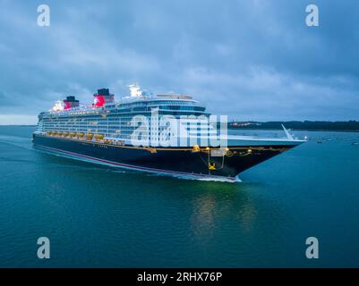 Disney Dream è una nave da crociera gestita dalla Disney Cruise Line, parte della Walt Disney Company. Arrivo a Southampton. Foto Stock