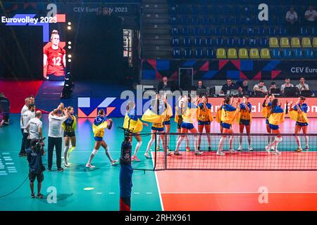 Gent, Belgio. 18 agosto 2023. Squadra Ucraina nella foto durante una partita di pallavolo tra le squadre nazionali femminili di Serbia e Ucraina durante la seconda partita del Campionato europeo di pallavolo CEV nel pool A, sabato 18 agosto 2023 a Gent, BELGIO . Credito: Sportpix/Alamy Live News Foto Stock