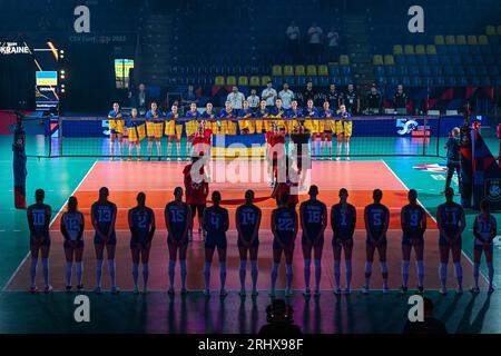 Gent, Belgio. 18 agosto 2023. Squadra Ucraina nella foto durante una partita di pallavolo tra le squadre nazionali femminili di Serbia e Ucraina durante la seconda partita del Campionato europeo di pallavolo CEV nel pool A, sabato 18 agosto 2023 a Gent, BELGIO . Credito: Sportpix/Alamy Live News Foto Stock