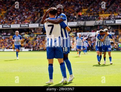 Wolverhampton, Regno Unito. 19 agosto 2023. Solly March di Brighton e Hove Albion celebra il terzo gol della partita durante la partita di Premier League a Molineux, Wolverhampton. Il credito fotografico dovrebbe leggere: Gary Oakley/Sportimage Credit: Sportimage Ltd/Alamy Live News Foto Stock