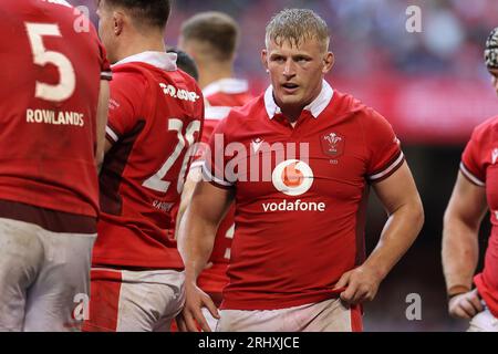 Cardiff, Regno Unito. 19 agosto 2023. Jac Morgan del Galles ci guarda. Vodafone Summer Series 2023 match, Galles contro Sud Africa al Principality Stadium di Cardiff sabato 19 agosto 2023. foto di Andrew Orchard/Andrew Orchard fotografia sportiva/ Alamy Live News Credit: Andrew Orchard fotografia sportiva/Alamy Live News Foto Stock