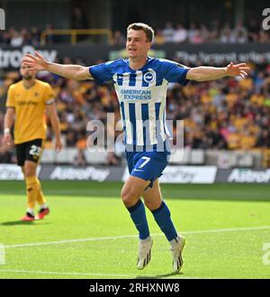 19 agosto 2023; Molineux Stadium, Wolverhampton, West Midlands, Inghilterra; Premier League Football, Wolverhampton Wanderers contro Brighton e Hove Albion; Solly March di Brighton festeggia il punteggio al 55° minuto per il 0-4 Foto Stock