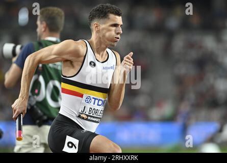 Budapest, Ungheria. 19 agosto 2023. Il belga Jonathan Borlee nella foto di sabato 19 agosto 2023 durante la finale di 4x400 m Mixed Relay ai Campionati del mondo di atletica leggera a Budapest, Ungheria. I Mondi si svolgeranno dal 19 al 27 agosto 2023. BELGA PHOTO ERIC LALMAND Credit: Belga News Agency/Alamy Live News Foto Stock