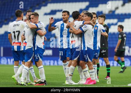 Barcellona, Spagna. 19 agosto 2023. I giocatori dell'RCD Espanyol celebrano un gol durante la partita spagnola di calcio la liga Hipermotion tra l'RCD Espanyol e il Racing de Santander allo Stadio Stadio Stadio Stadio Stadio Stadio Stadio Stadio di Barcellona il 19 agosto 2023. (Immagine di credito: © David Ramirez/DAX via ZUMA Press Wire) SOLO USO EDITORIALE! Non per USO commerciale! Foto Stock