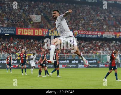Nicolas Gonzalez dell'ACF Fiorentina festeggia dopo un gol in serie A, la partita di calcio tra Genoa CFC e ACF Fiorentina il 19 agosto Foto Stock