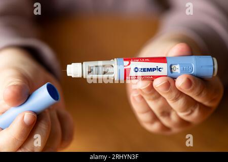L'iniezione di semaglutide chiamata "ozempic" è un farmaco per il diabete che migliora la glicemia Foto Stock