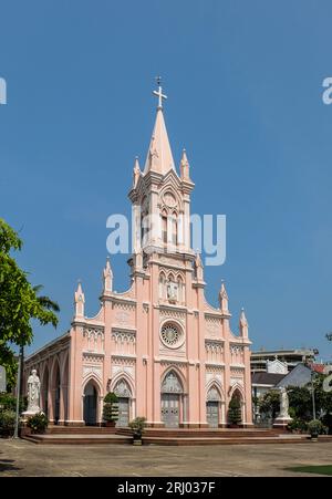 Vista esterna di Da Nang cattedrale (la Basilica del Sacro Cuore di Gesù). Da Nang city, Vietnam. Foto Stock