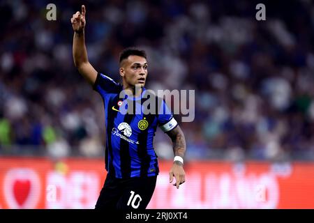 Milano, Italia. 19 agosto 2023. Lautaro Martinez del FC Internazionale gestisce durante la partita di serie A tra FC Internazionale e AC Monza allo Stadio Giuseppe Meazza. Crediti: Marco Canoniero/Alamy Live News Foto Stock