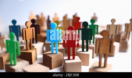 Riunioni di lavoro di gruppo in team con silhouette multicolore Foto Stock
