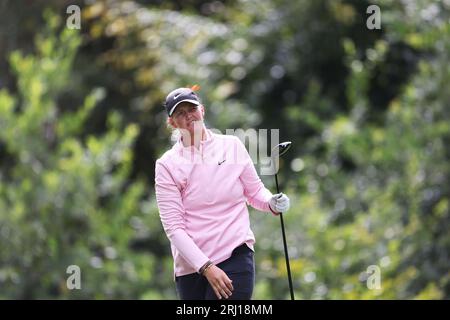 Gabriella Cowley si tira fuori il terzo giorno durante il quarto giorno dell'ISPS Handa World Invitational al Galgorm Castle Golf Club nella contea di Antrim, Irlanda del Nord. Data foto: Domenica 20 agosto 2023. Foto Stock