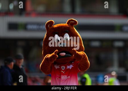 Oakwell Stadium, Barnsley, Inghilterra - 19 agosto 2023 Barnsley mascotte Toby Tyke - prima della partita Barnsley contro Oxford United, Sky Bet League One, 2023/24, Oakwell Stadium, Barnsley, Inghilterra - 19 agosto 2023 crediti: Mathew Marsden/WhiteRosePhotos/Alamy Live News Foto Stock