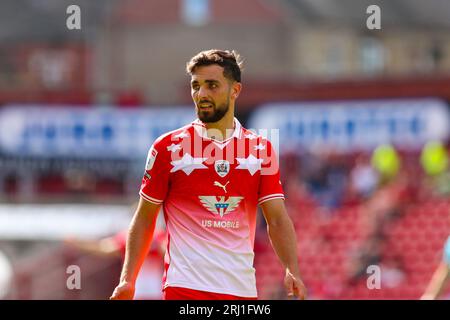 Oakwell Stadium, Barnsley, Inghilterra - 19 agosto 2023 Adam Phillips (30) di Barnsley - durante la partita Barnsley contro Oxford United, Sky Bet League One, 2023/24, Oakwell Stadium, Barnsley, Inghilterra - 19 agosto 2023 crediti: Mathew Marsden/WhiteRosePhotos/Alamy Live News Foto Stock