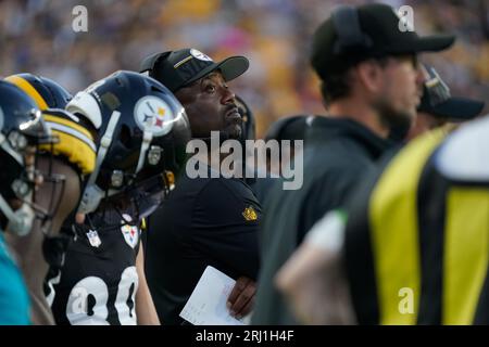 Pittsburgh, Pennsylvania, USA. 19 agosto 2023. 19 agosto 2023: Allenatore degli Steelers a bordo campo durante la gara di pre-stagione tra Pittsburgh Steelers e Buffalo Bills a Pittsburgh, Pennsylvania, all'Acrisure Stadium. Brook Ward/AMG. (Immagine di credito: © AMG/AMG via ZUMA Press Wire) SOLO USO EDITORIALE! Non per USO commerciale! Foto Stock