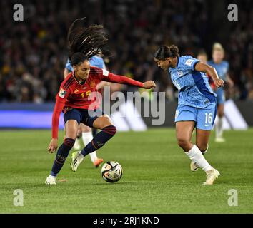 Sydney, Australia. 20 agosto 2023. Salma Paralluelo che sfreccia l'inglese Jessica Carter durante la finale della Coppa del mondo femminile FIFA 2023 allo Stadium Australia di Sydney, Australia credito: Kleber Osorio/ Alamy Live News Foto Stock