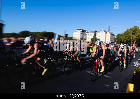 Dorian Coninx (fra) al Mixed Relay Triathlon durante il World Triathlon Olympic & Paralympic Games test Event 2023, dal 17 al 20 agosto 2023 a Parigi, in Francia Foto Stock