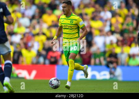 Dimitris Giannoulis (30 Norwich City) va avanti durante il match per lo Sky Bet Championship tra Norwich City e Millwall a Carrow Road, Norwich domenica 20 agosto 2023. (Foto: Kevin Hodgson | mi News) crediti: MI News & Sport /Alamy Live News Foto Stock