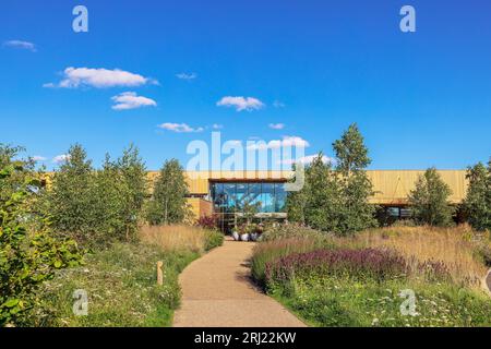 Edificio con ingresso al giardino pubblico RHS Garden Bridgewater, uno dei più grandi e spettacolari progetti di giardinaggio. Foto Stock