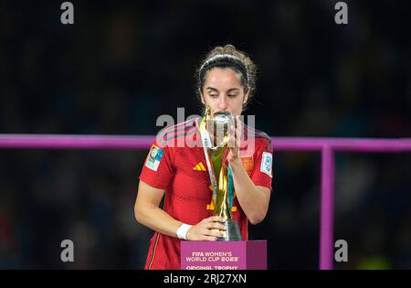 20 agosto 2023: Oihane Hernandez (Spagna) con il trofeo della Coppa del mondo durante una partita della finale della Coppa del mondo femminile FIFA, Spagna contro Inghilterra, allo Stadio Olimpico di Sydney, Australia. Kim Price/CSM Foto Stock