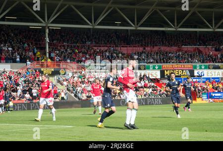 Wrexham AFC contro Swindon Town giocata a Wrexham 90 min di azione terminando 5 pareggi totali (Terry Scott / SPP) Foto Stock